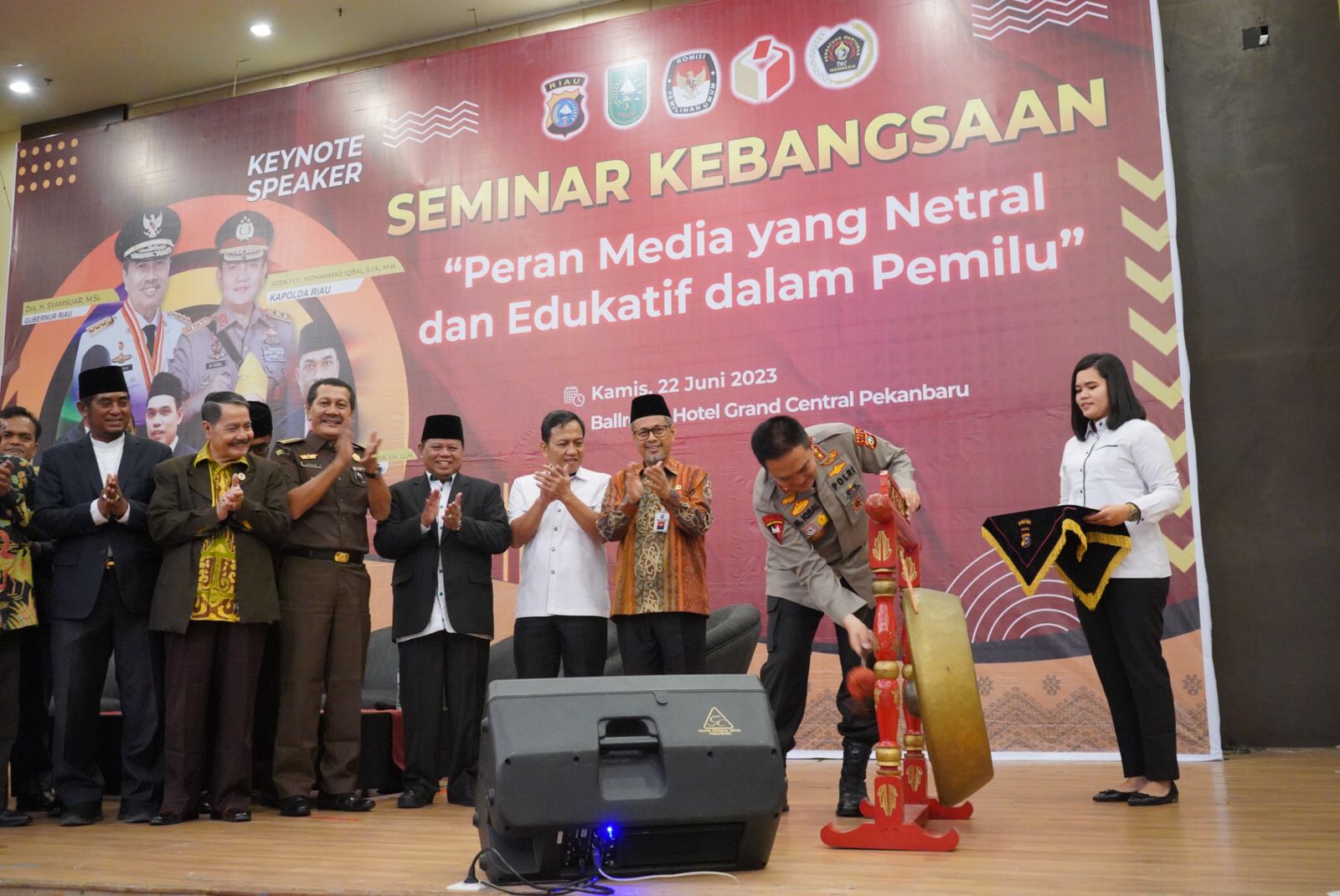 Kapolda Riau Hadiri Seminar Kebangsaan Bersama Media dan komponen Masyarakat Riau